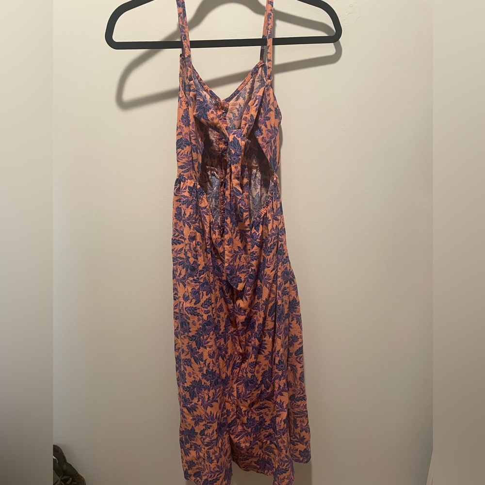 Universal thread size small button up dress - Picture 2 of 3